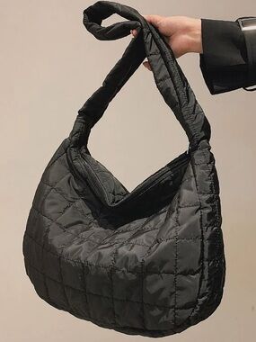 Quilted Hobo Shoulder Bag - Black